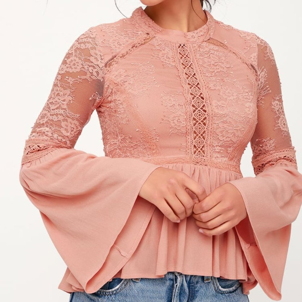 Lulu's - Karena Blush Pink Lace Bell Sleeve Peplum